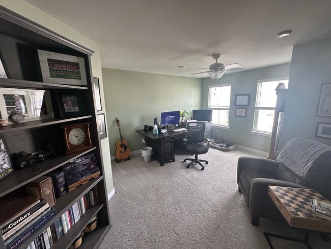 Building Photo - Townhouse in Sunset Glen