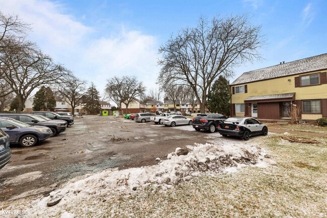 Building Photo - 8439 Hickory Dr