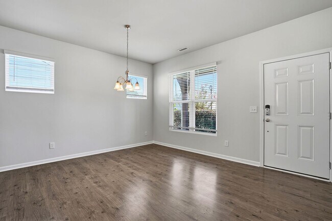 Building Photo - 1425 Haltwhistle St