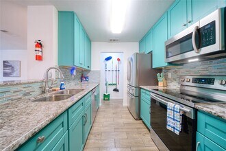 Building Photo - 10912 Gulf Fwy