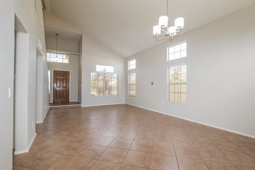Building Photo - 5203 W Kristal Way