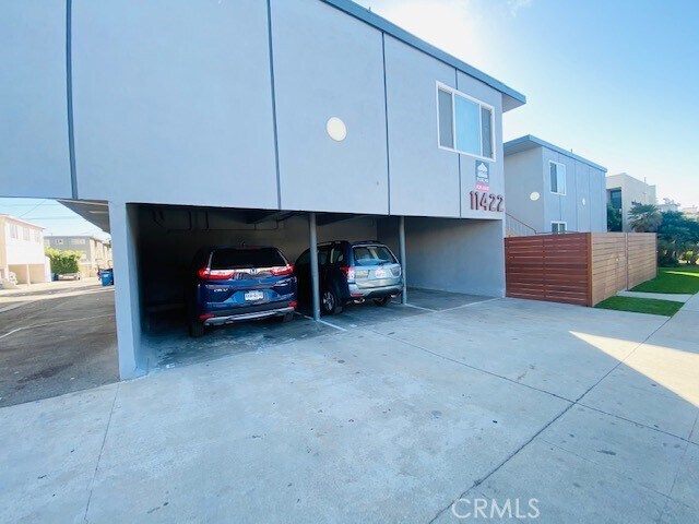 Building Photo - 11422 Iowa Ave