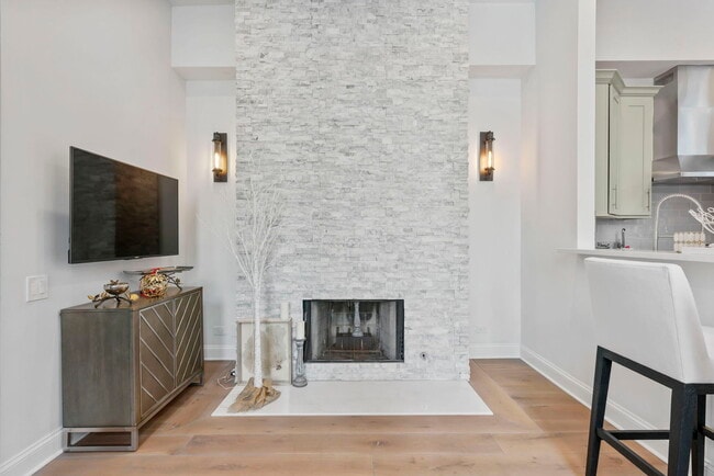 Building Photo - 424 E North Water St