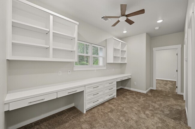 Building Photo - 117 Sun City Ln