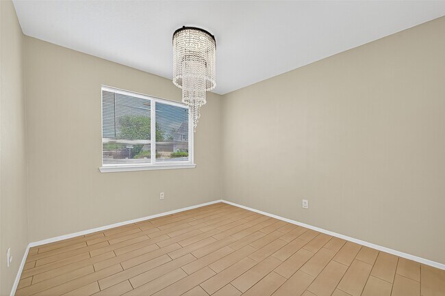 Building Photo - 6343 Settlers Square Ln