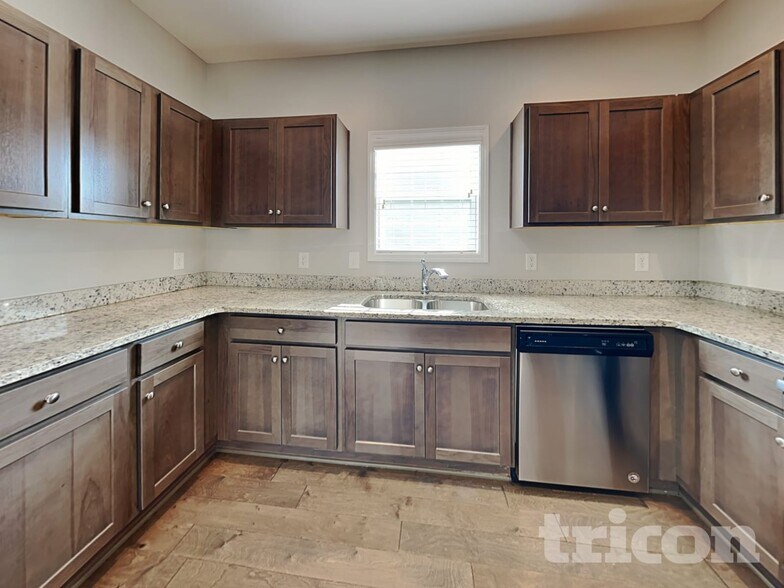 Building Photo - 925 Beverly Ct