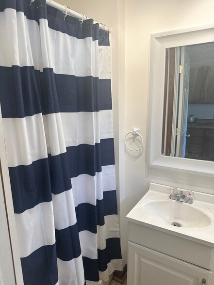 Building Photo - 607 S Wheeler St