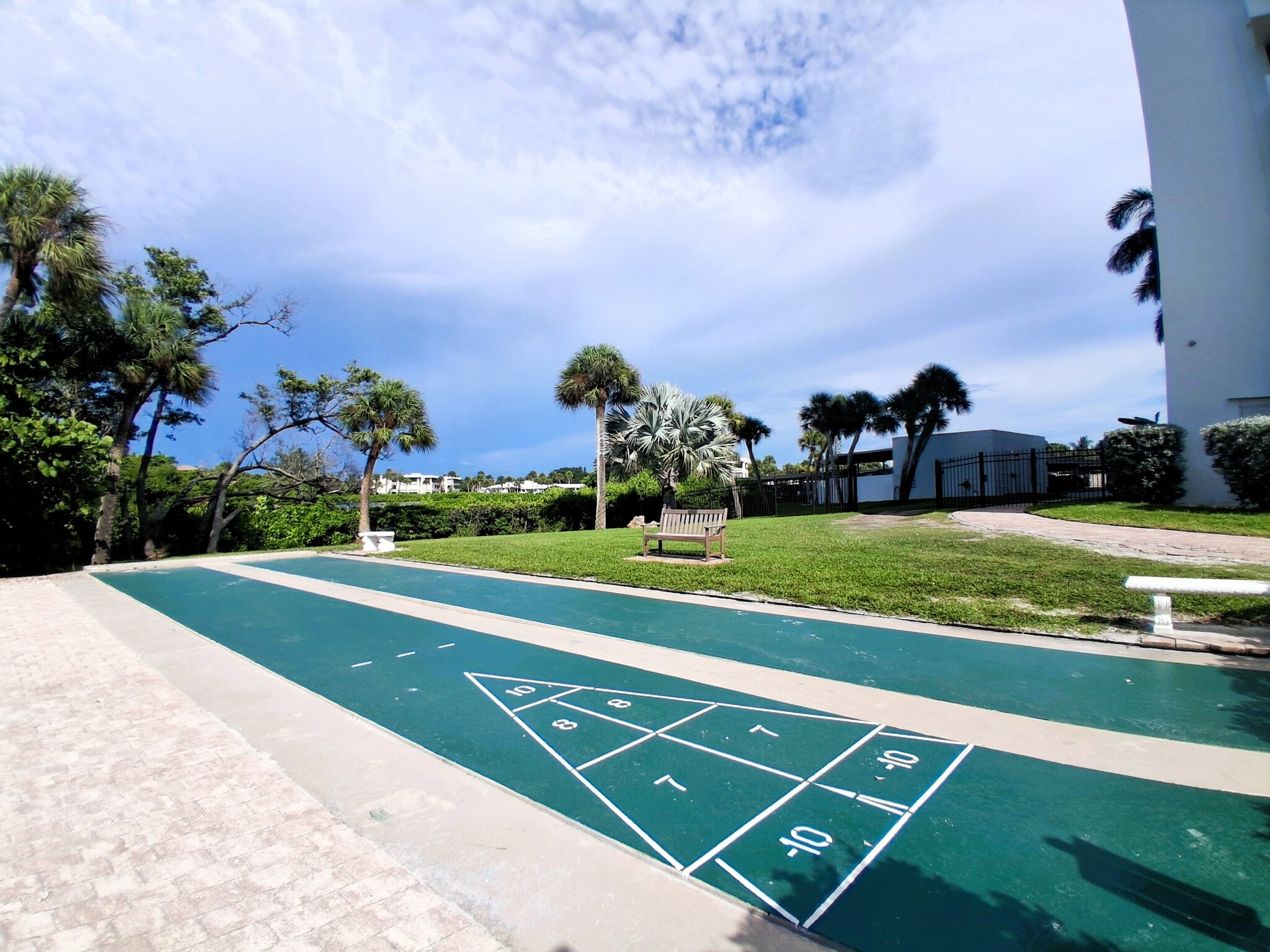 Building Photo - 19 Whispering Sands Dr