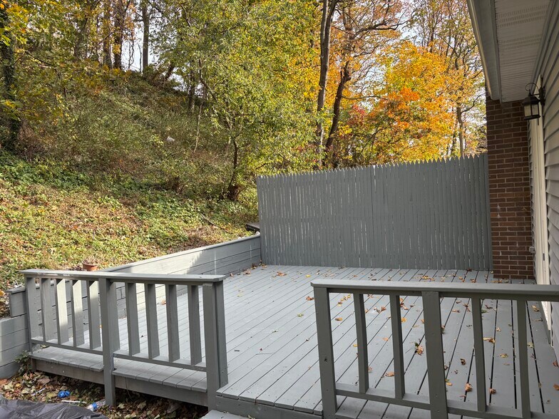 Building Photo - 160 McKay Rd