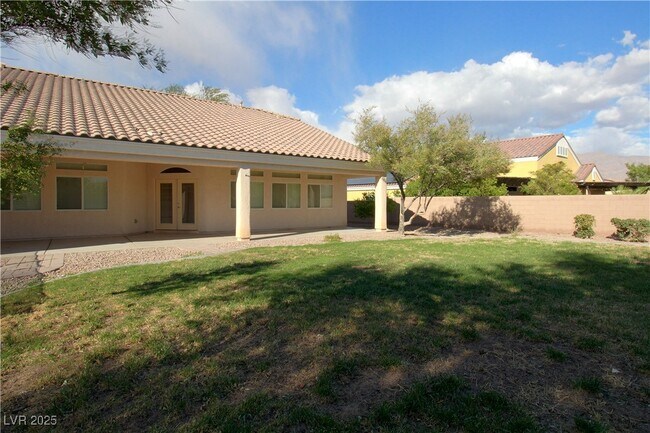 Building Photo - 8337 Christinas Cove Ave