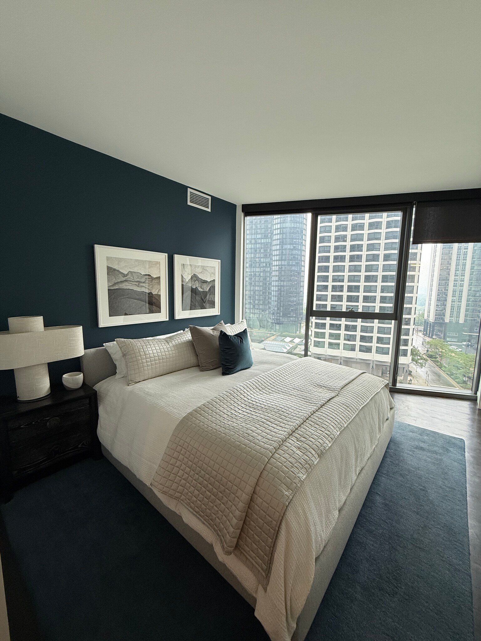 Building Photo - 450 E Waterside Dr