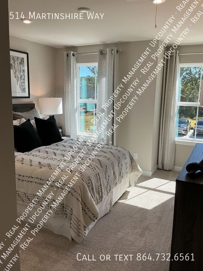 Building Photo - 514 Martinshire Way