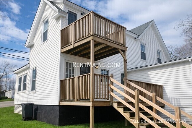 Building Photo - 454 S Main St