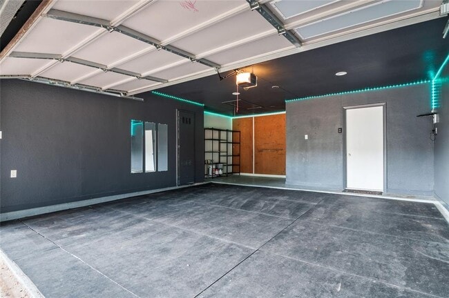 Building Photo - 1104 Durham Dr