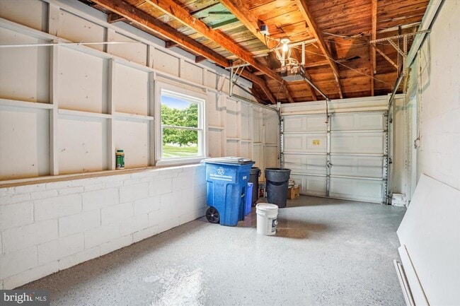 Building Photo - 6302 Orchid Dr