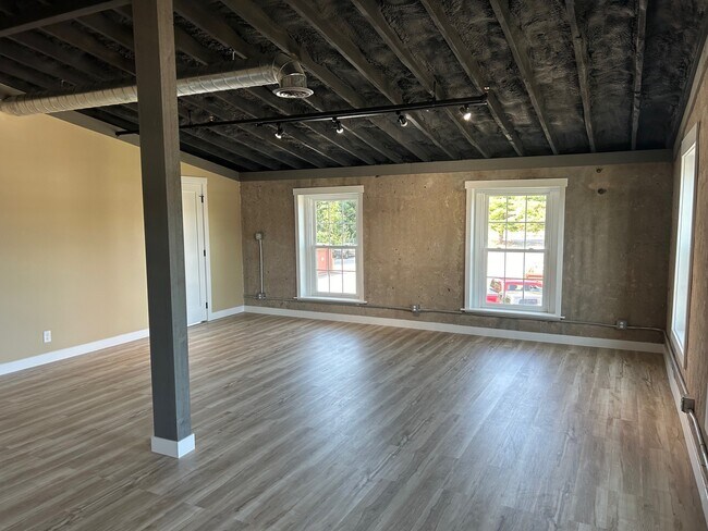 Building Photo - 60 Werner St