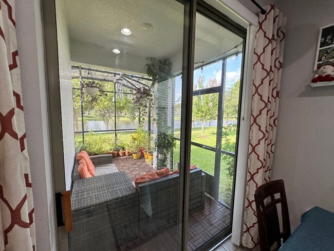 Building Photo - Lease this 3BR End-Unit Townhome in Gated Community with Water View!