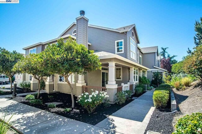 Building Photo - Beautiful 3 Bed, 3 Bath Condo for Rent in Livermore, CA
