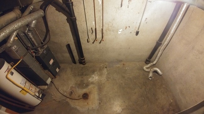 Building Photo - 8516 W 85th St