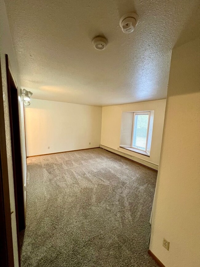 Building Photo - Dunbar Ave 529-