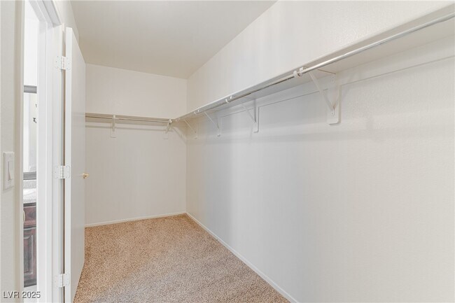 Building Photo - 10225 Clarks Creek St