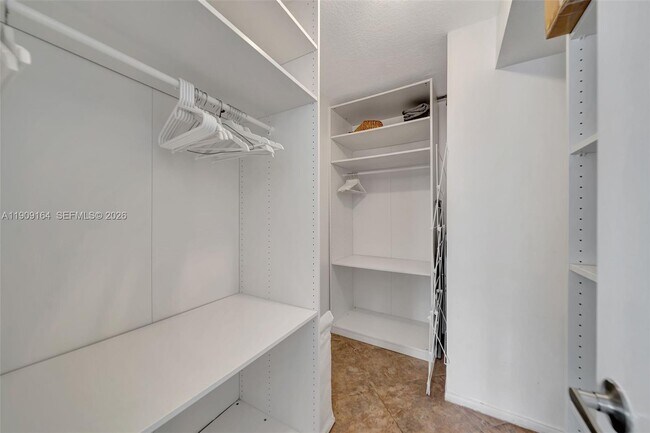 Building Photo - 531 N Ocean Blvd