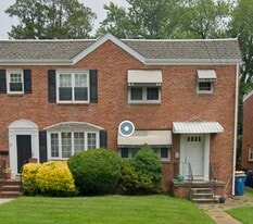 Building Photo - 8 Western Ave