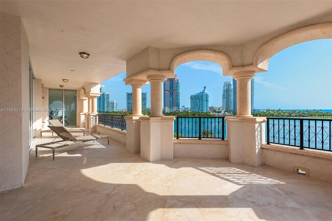 Building Photo - 7154 Fisher Island Dr