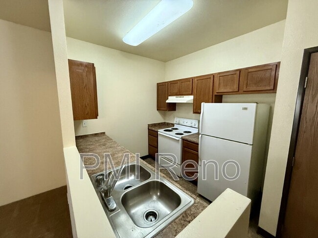 Building Photo - 1600 I St