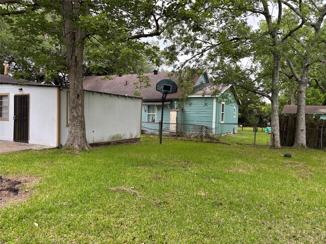 Building Photo - 2118 N 8th St