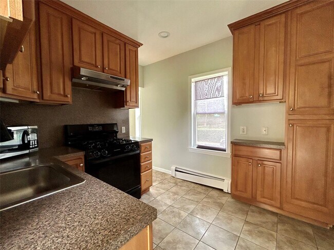 Building Photo - 339 Midland Ave