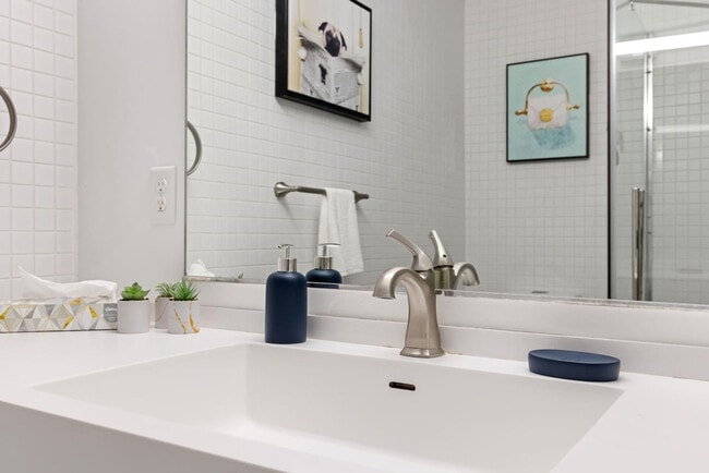 Building Photo - 12607 Larchmere Blvd