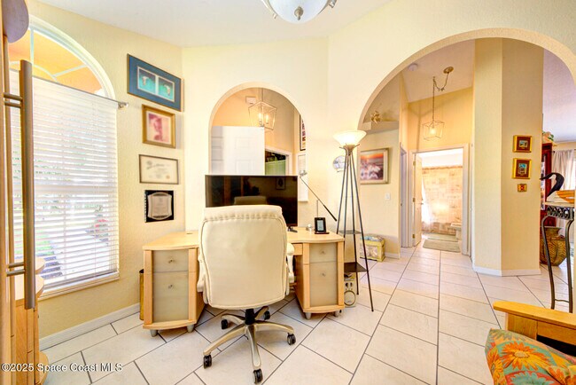 Building Photo - 571 Priscilla Pl