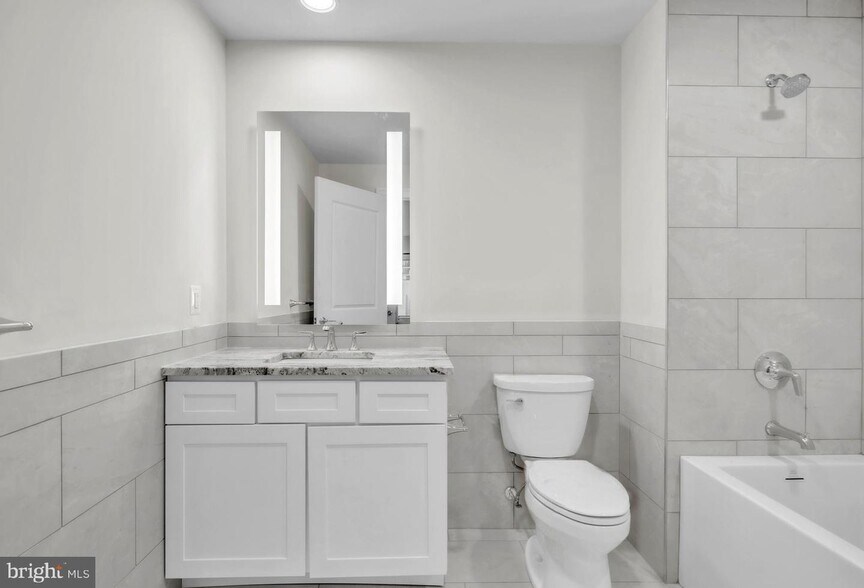 Building Photo - 1801 Market St