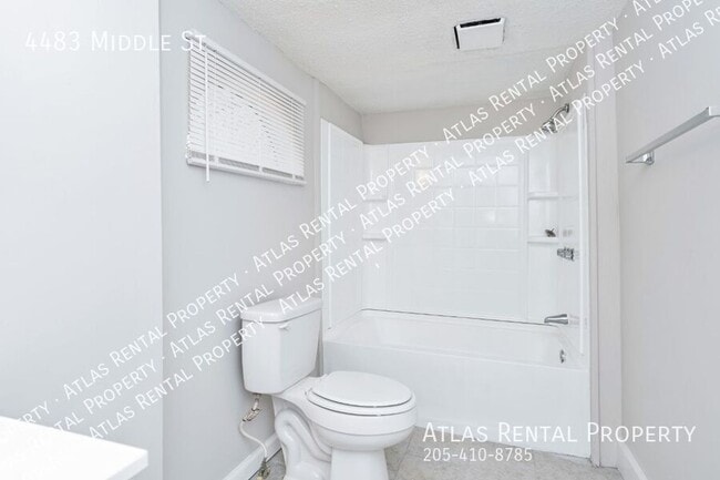 Building Photo - 4483 Middle St
