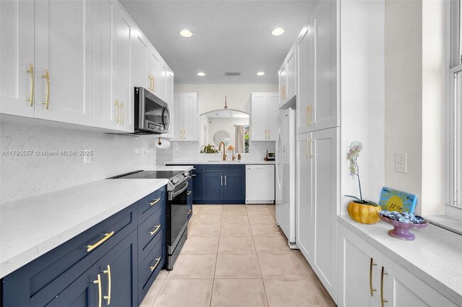 Building Photo - 871 NW 130th Ave