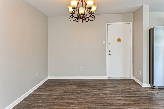 Building Photo - 8134 Old Maple Ln