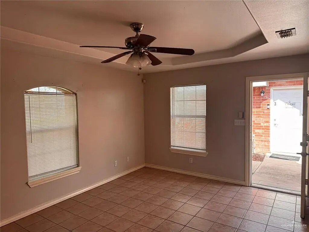 Building Photo - 2108 Bahamas Dr