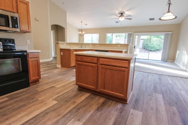 Building Photo - 3 Bedroom Home in Pronghorn Ranch