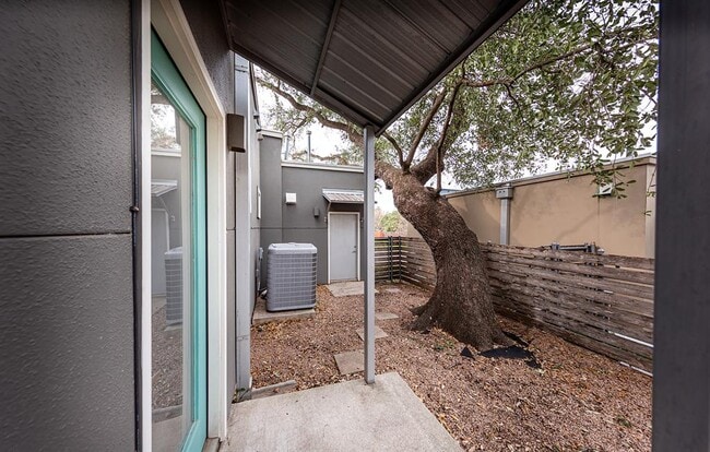 Building Photo - 3803 Byron Dr