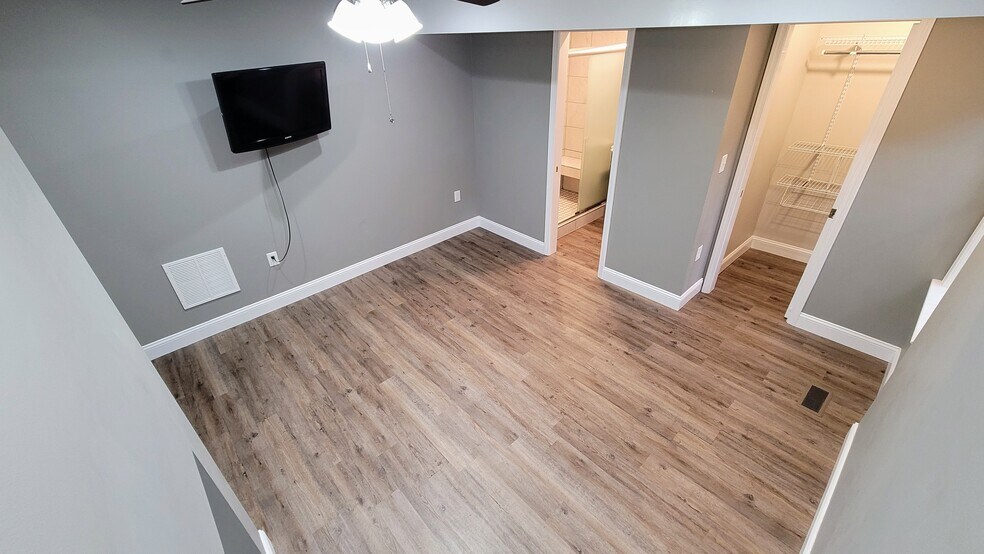 Building Photo - 625 Sunset Dr