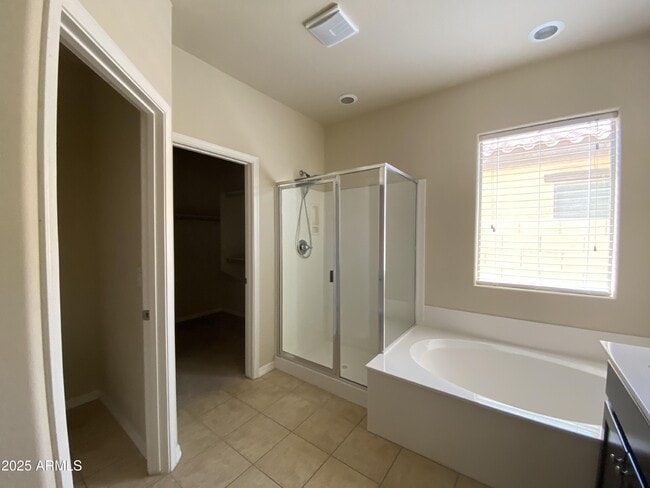 Building Photo - 3533 S Washington St