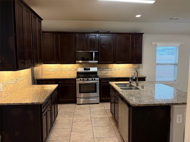 Building Photo - 24307 Hampton Terrace Ln