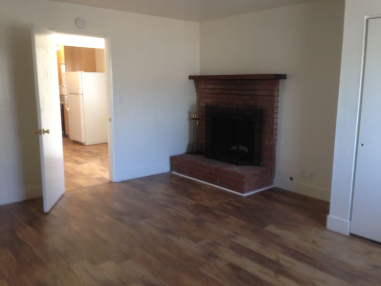 Building Photo - 298 Ramona Dr