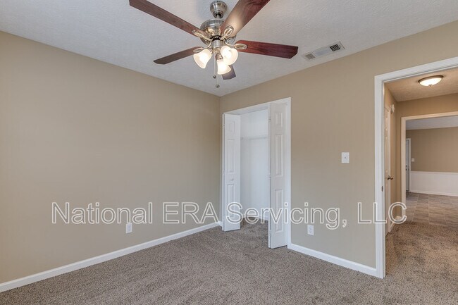 Building Photo - 35 Oak Ridge Ct