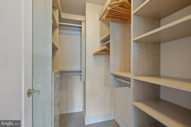 Building Photo - 45 Sutton Square SW