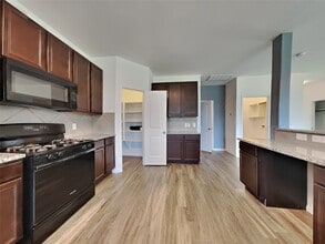 Building Photo - 10322 Urban Oak Trl
