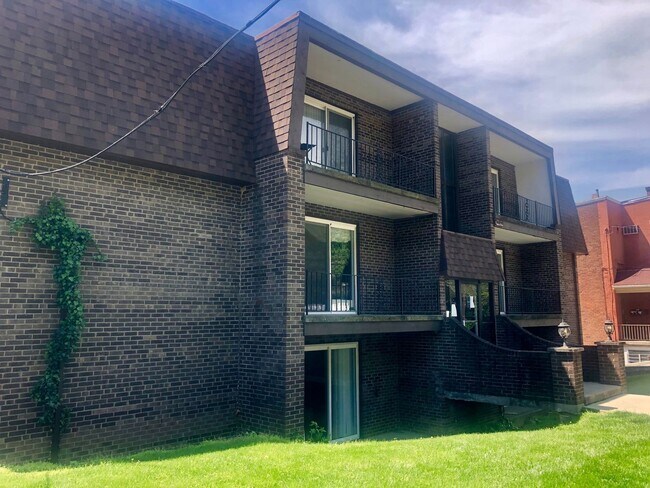 Primary Photo - 525 Lowell Ave