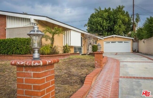 Building Photo - 12938 Biola Ave