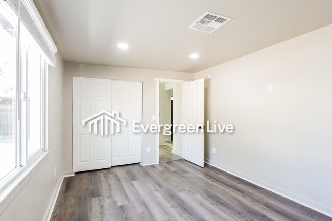 Building Photo - 3526 N Estrella Ave